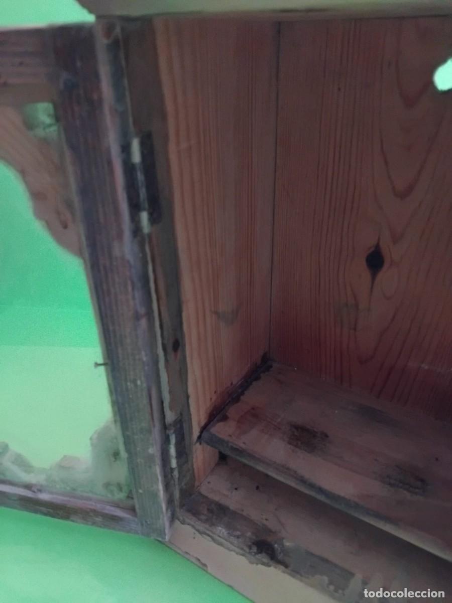 Antig&uuml;edades: Altar o capilla religiosa de madera y vidrio - Foto 5