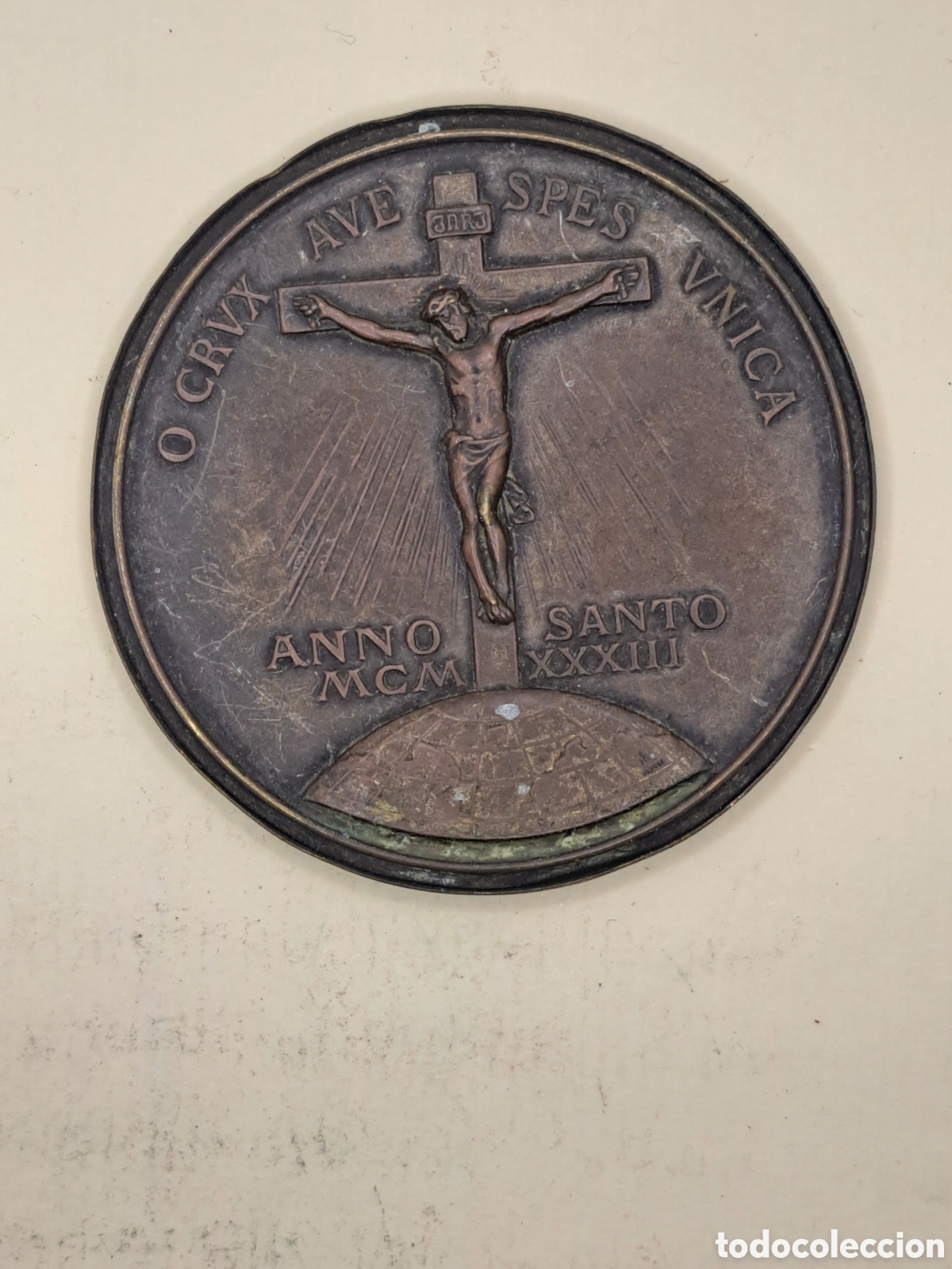 Antig&uuml;edades: Placa en chapa doble de a&ntilde;o santo 1933 - Foto 1