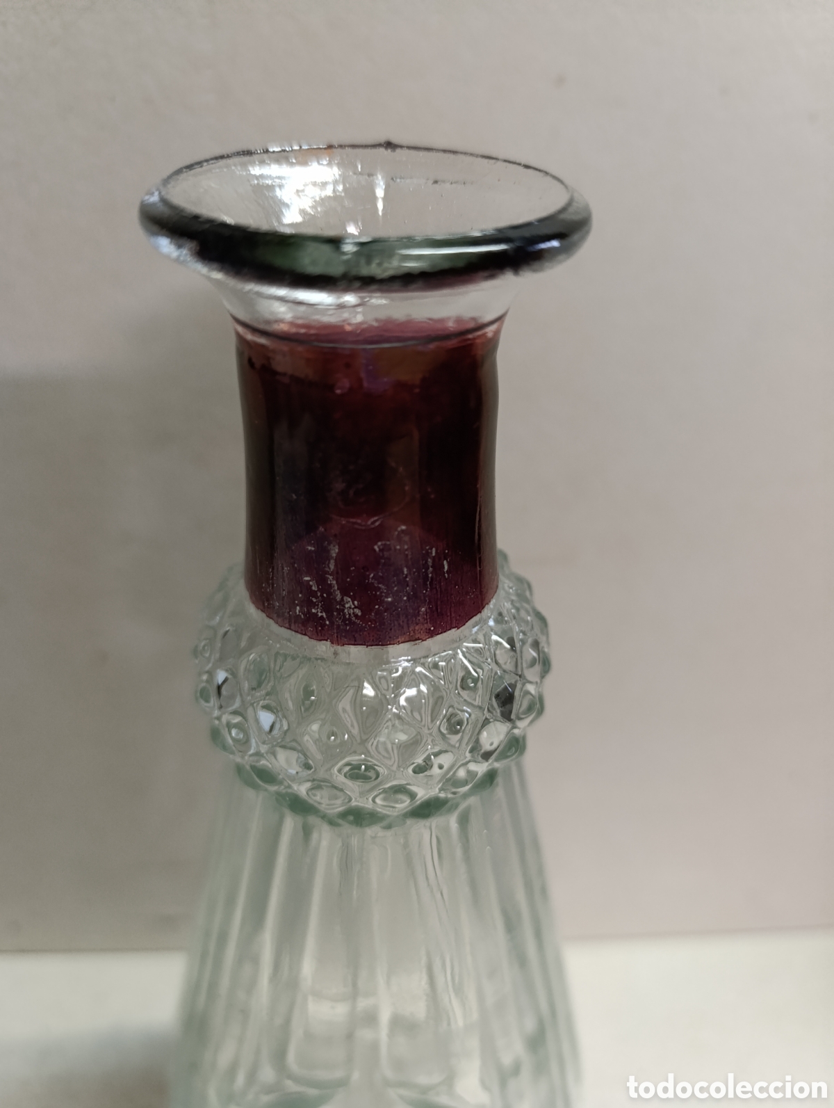 Antig&uuml;edades: BOTELLA DE CRISTAL CON DETALLE GRANATE. - Foto 13