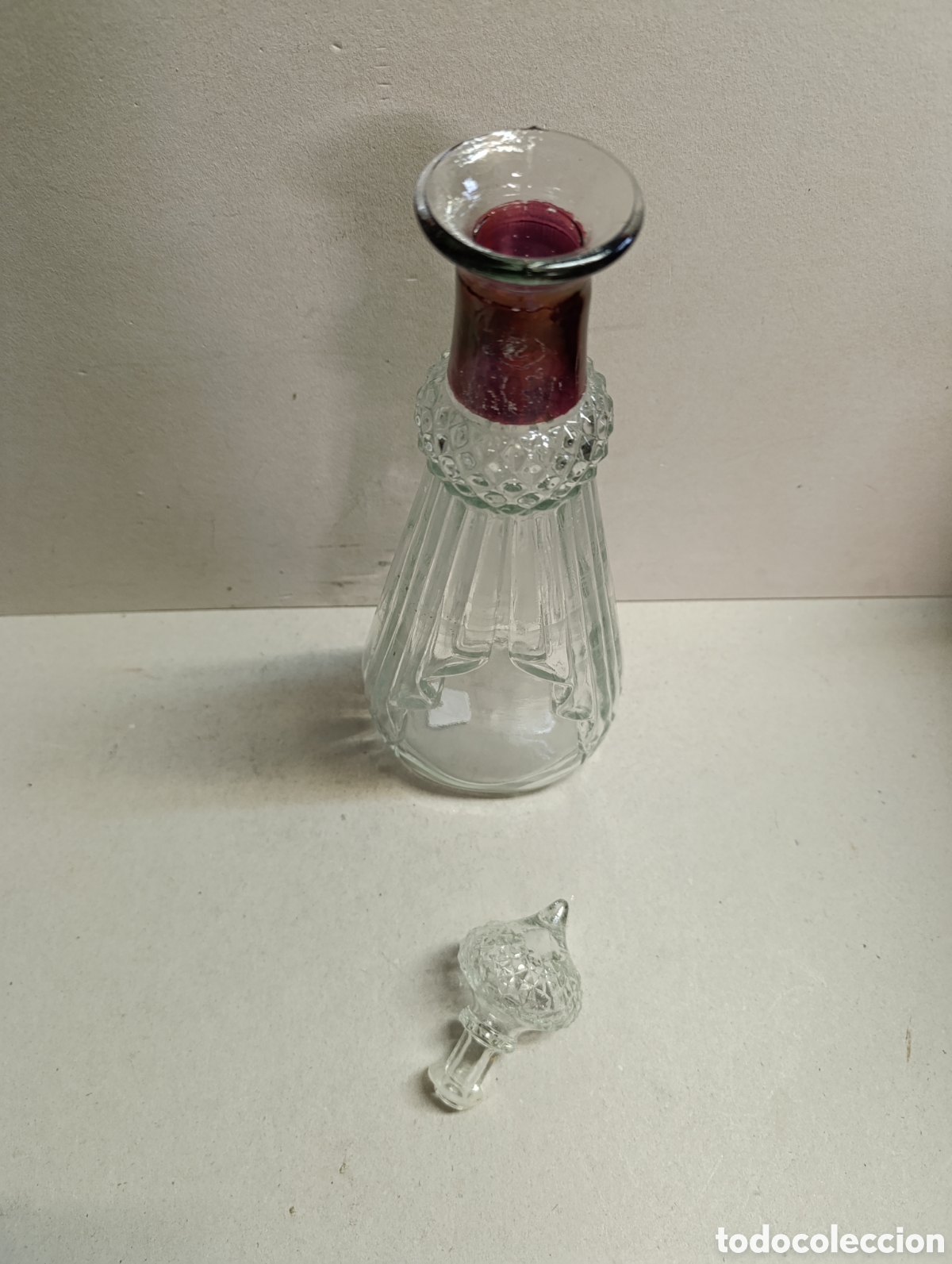 Antig&uuml;edades: BOTELLA DE CRISTAL CON DETALLE GRANATE. - Foto 15