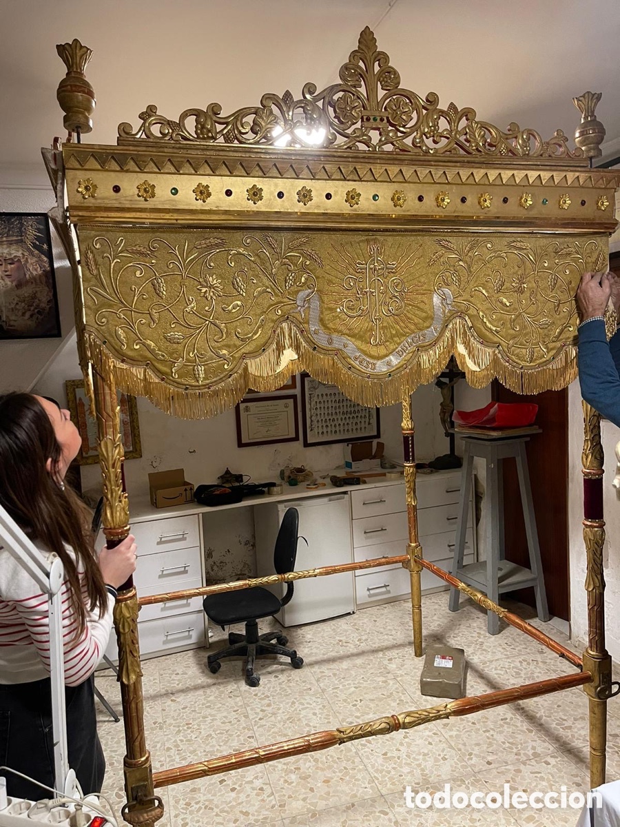Antig&uuml;edades: Gran palio bordado con estructura - Foto 9