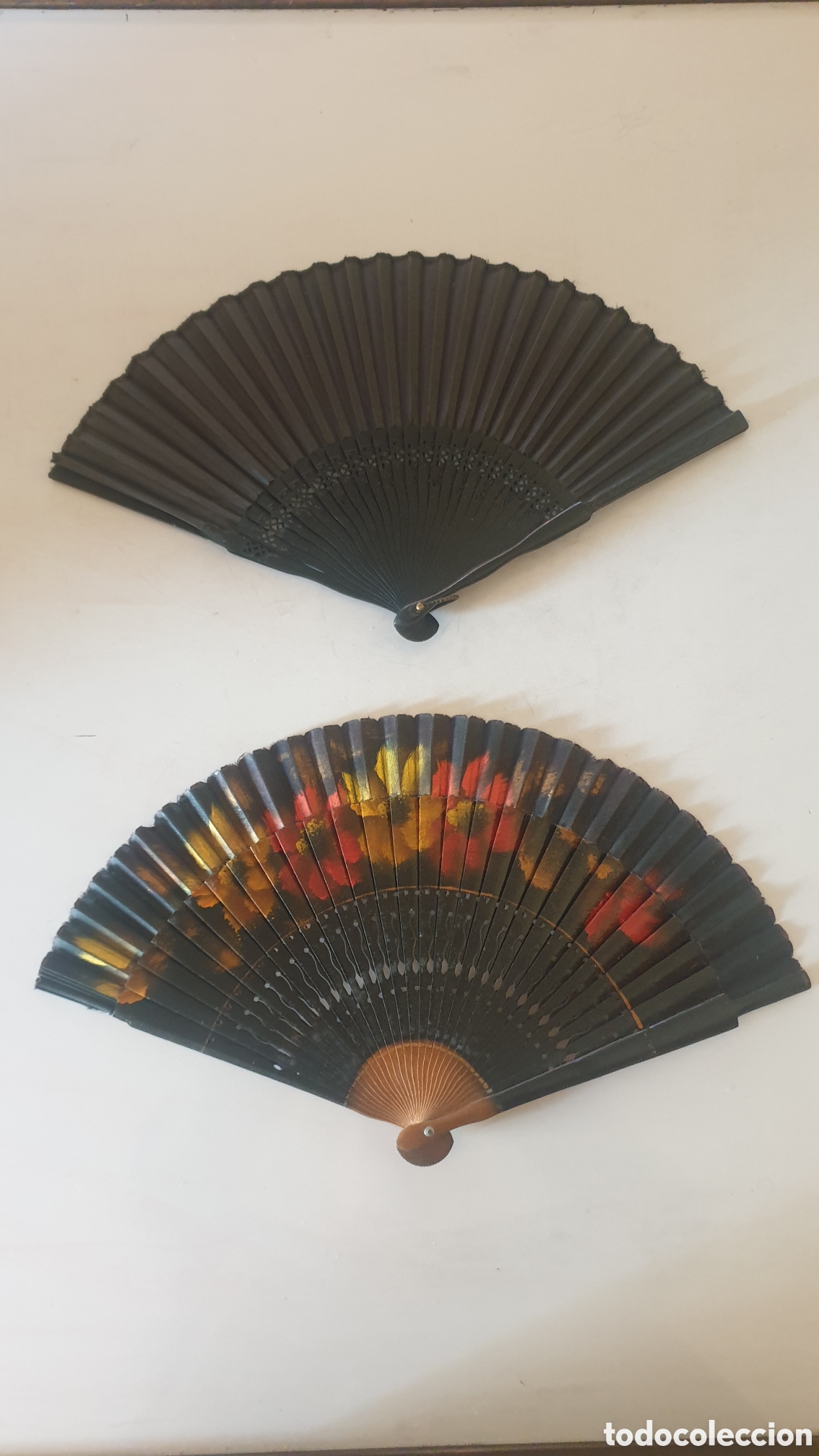 Antig&uuml;edades: PAREJA ABANICOS PINTADO A MANO - Foto 1