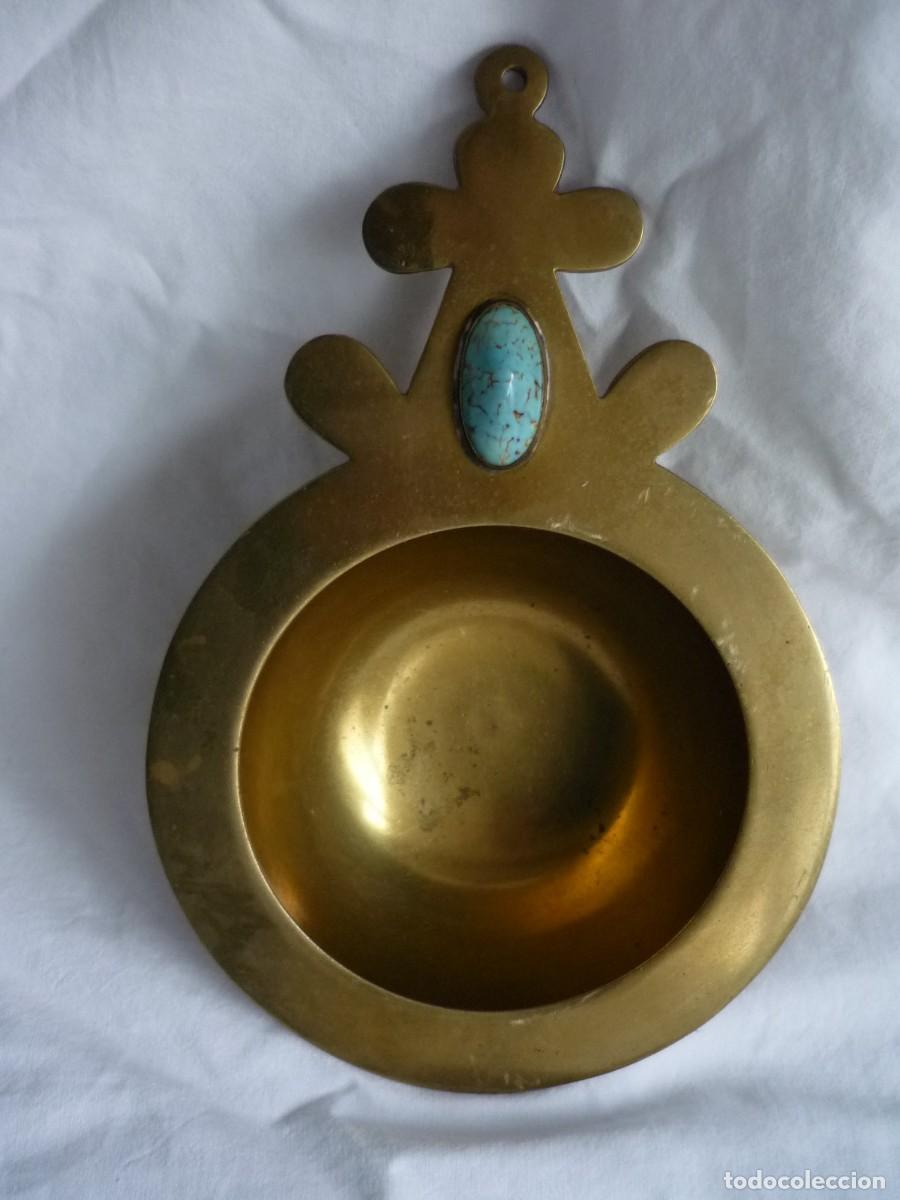 Antig&uuml;edades: Escudilla de bronce con cabuj&oacute;n de vidrio azul - Foto 2