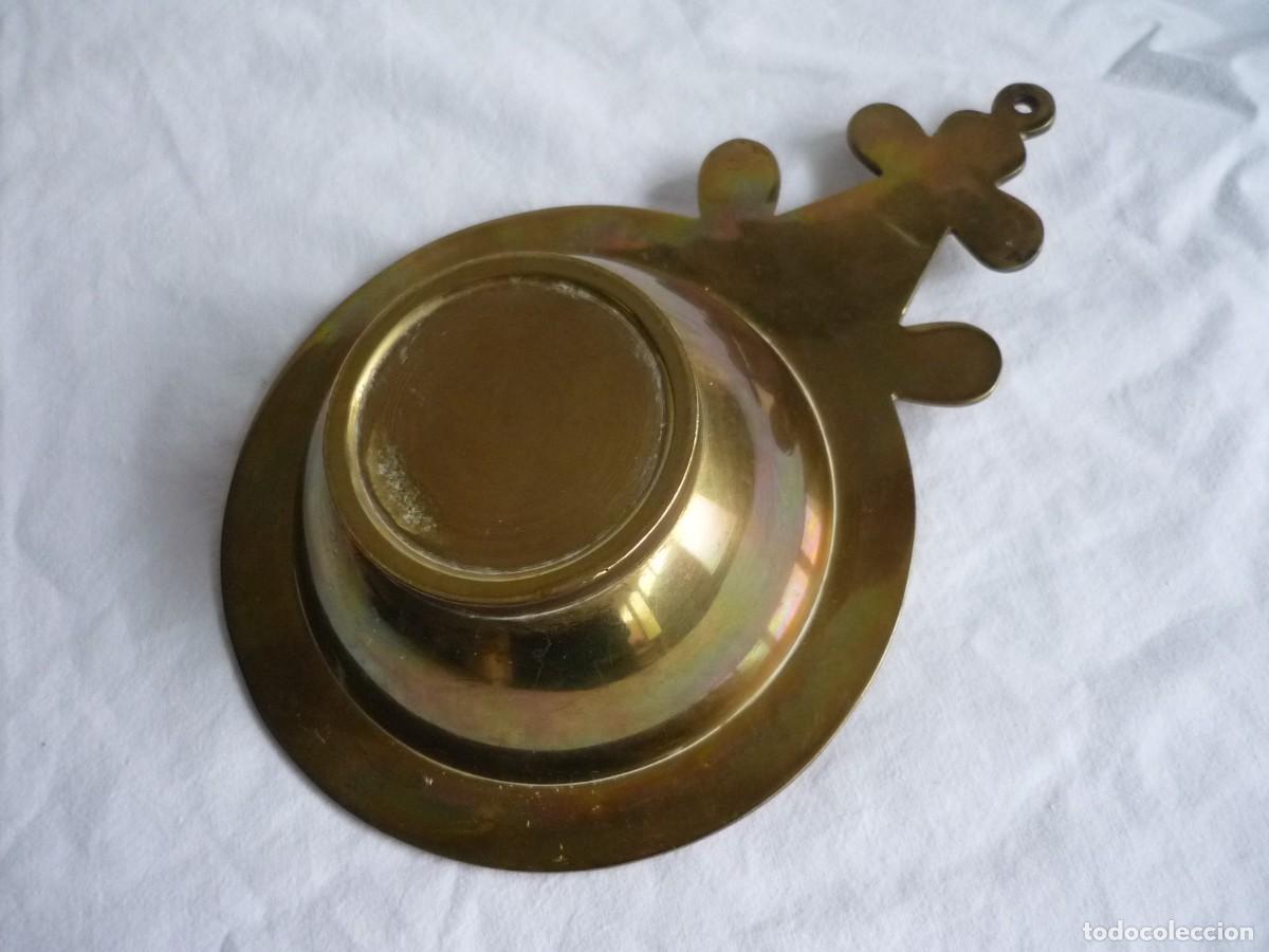 Antig&uuml;edades: Escudilla de bronce con cabuj&oacute;n de vidrio azul - Foto 5
