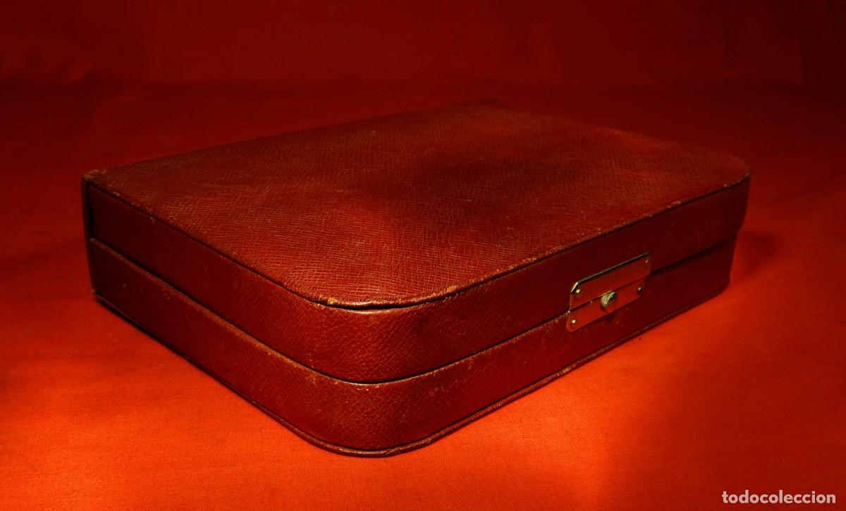 Antig&uuml;edades: Antiguo Neceser Rojo - Foto 2