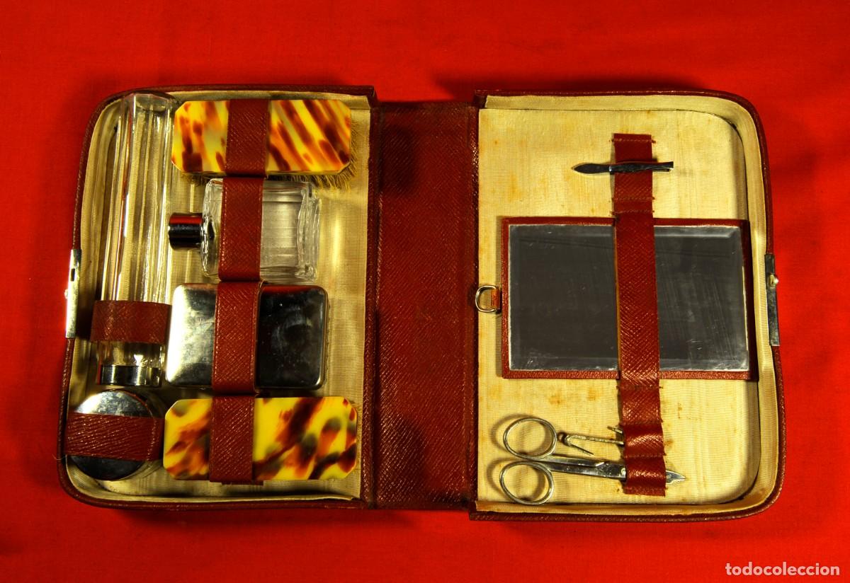 Antig&uuml;edades: Antiguo Neceser Rojo - Foto 6