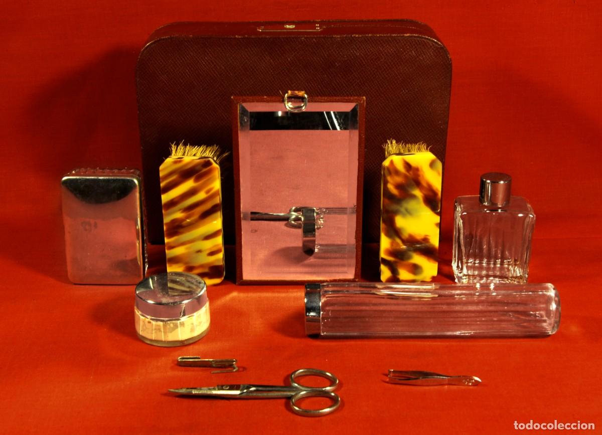 Antig&uuml;edades: Antiguo Neceser Rojo - Foto 10