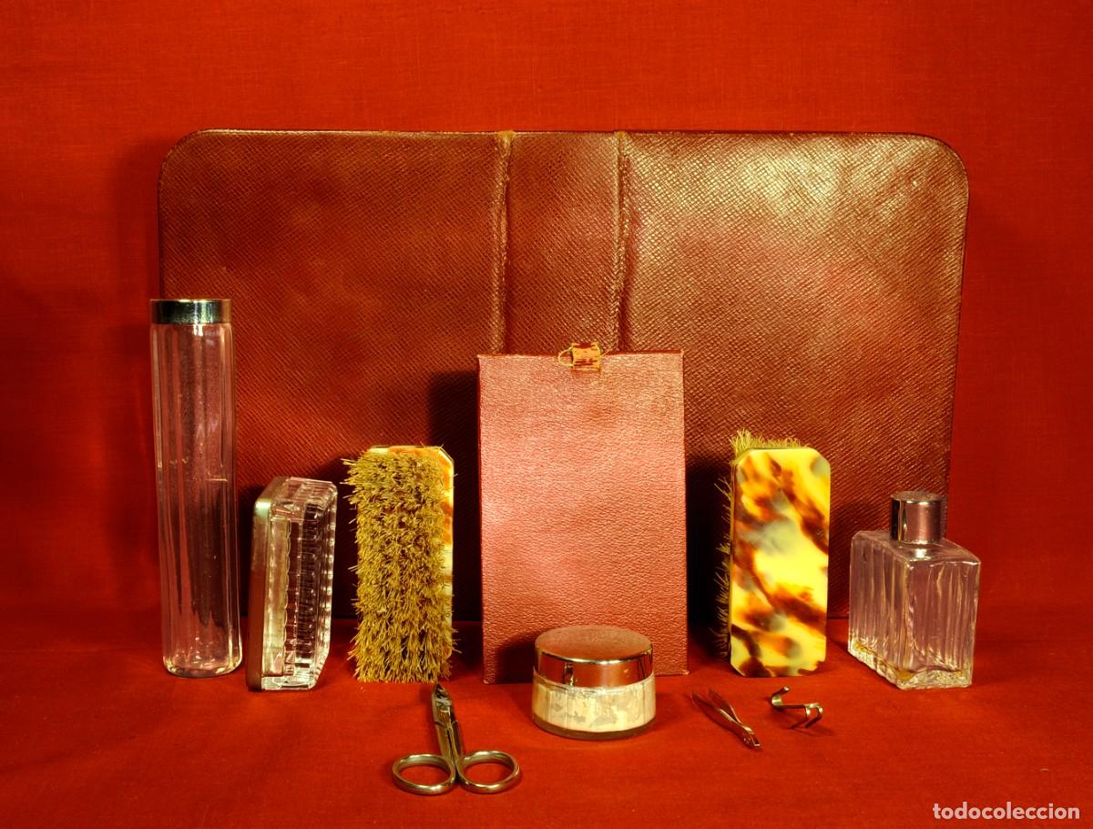 Antig&uuml;edades: Antiguo Neceser Rojo - Foto 14