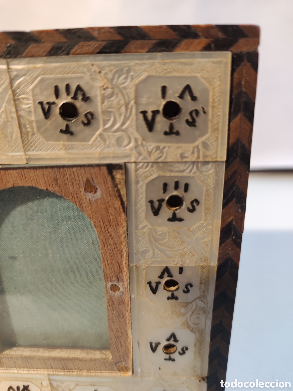 Antig&uuml;edades: Marco madera y nacar - Foto 2