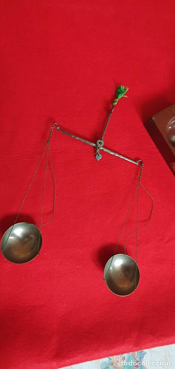 Antig&uuml;edades: Antigua b&aacute;scula de precisi&oacute;n para joyer&iacute;a - Foto 8