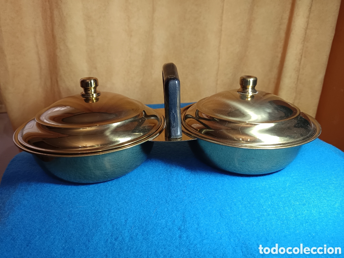 Antig&uuml;edades: sopera doble de lat&oacute;n con asa de madera. - Foto 3