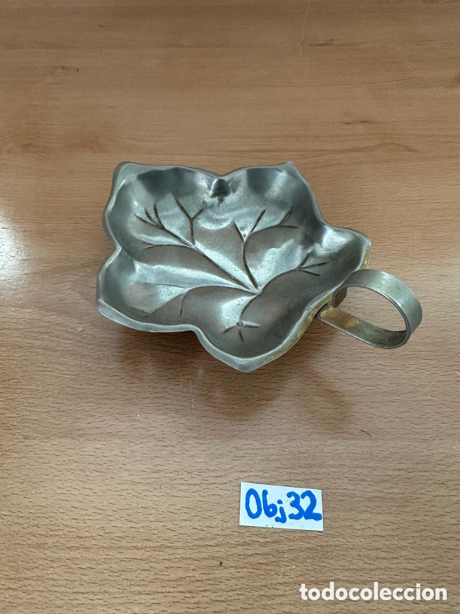 Antig&uuml;edades: Cenicero vintage, forma de hoja - Foto 2
