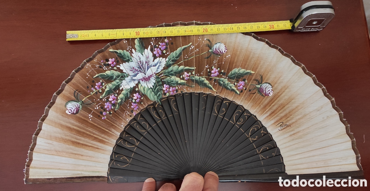 Antig&uuml;edades: Antiguo abanico espa&ntilde;ol de madera - Foto 1