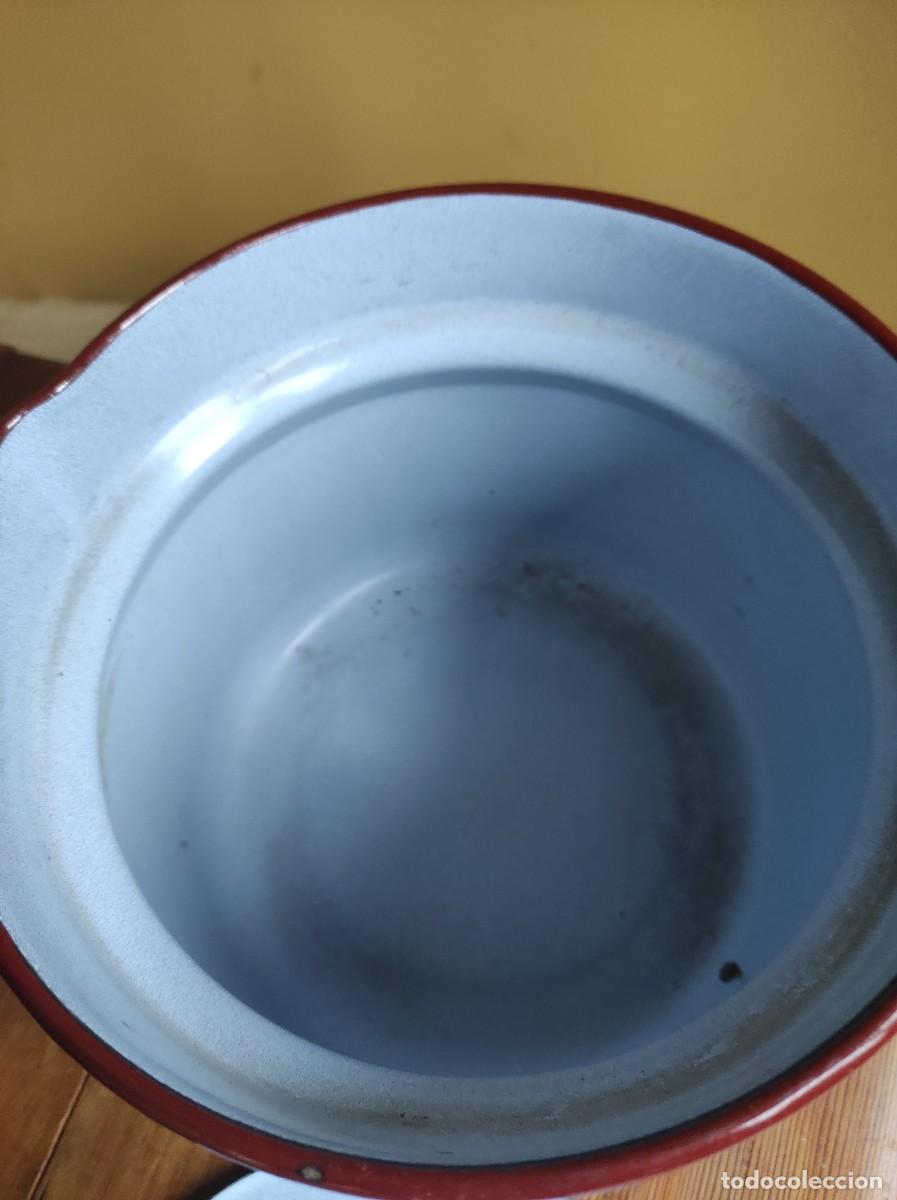 Antig&uuml;edades: Cuece leche de metal esmaltado - Foto 4