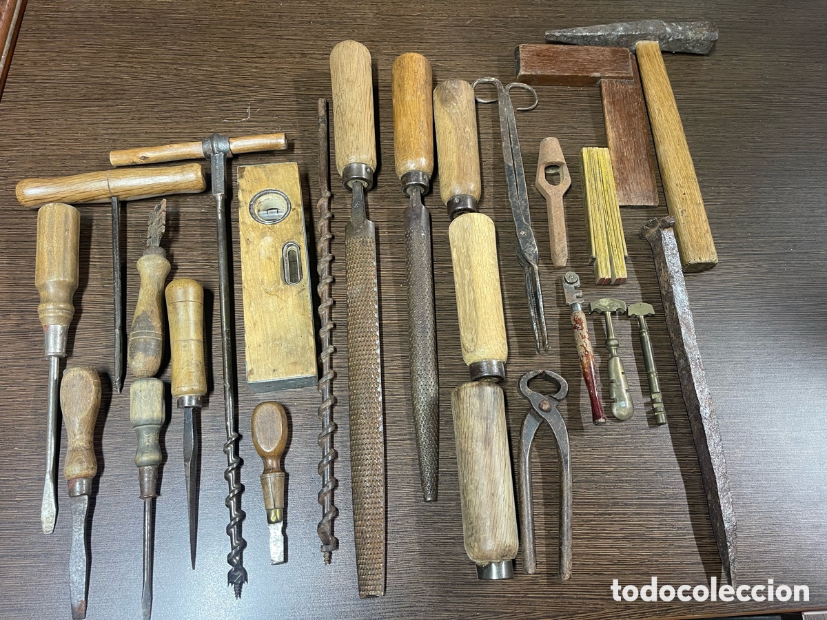 Antig&uuml;edades: HERRAMIENTAS ANTIGUAS CON MALETA - Foto 2