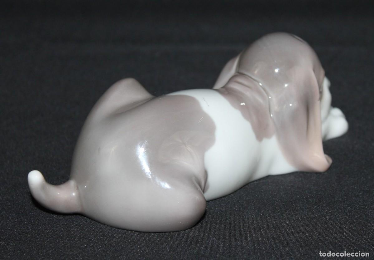 Antig&uuml;edades: Figura en porcelana de Lladr&oacute;. Perro dormil&oacute;n - Foto 3