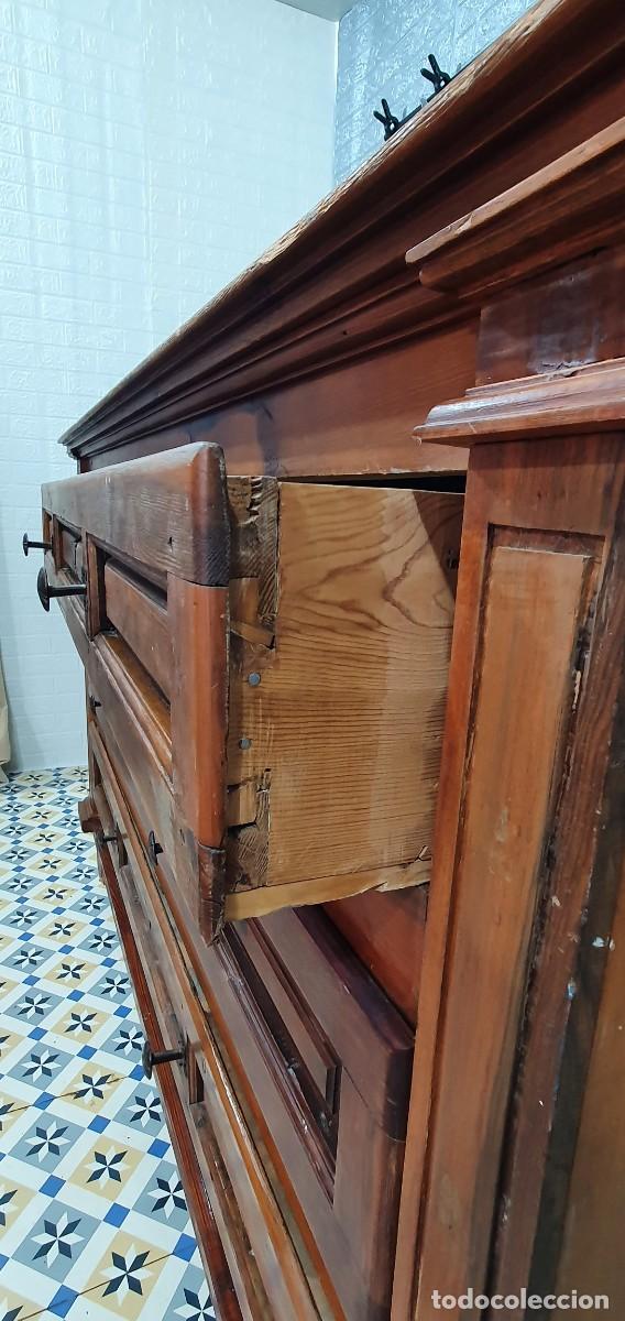 Antig&uuml;edades: C&oacute;moda de sacrist&iacute;a S.XVIII - Foto 2