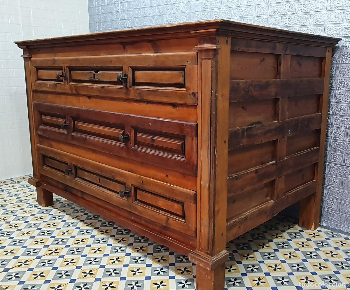 Antig&uuml;edades: C&oacute;moda de sacrist&iacute;a S.XVIII - Foto 10