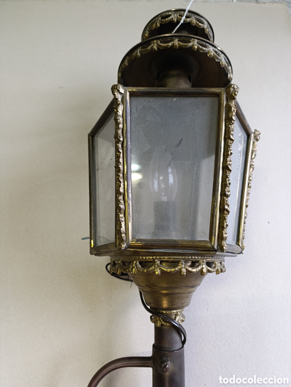 Antig&uuml;edades: FAROL DE CARRUAJE EN BRONCE Y CRISTAL. - Foto 9