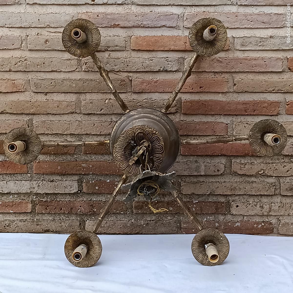 Antig&uuml;edades: LAMPARA EN BRONCE DE 6 BRAZOS. - Foto 8