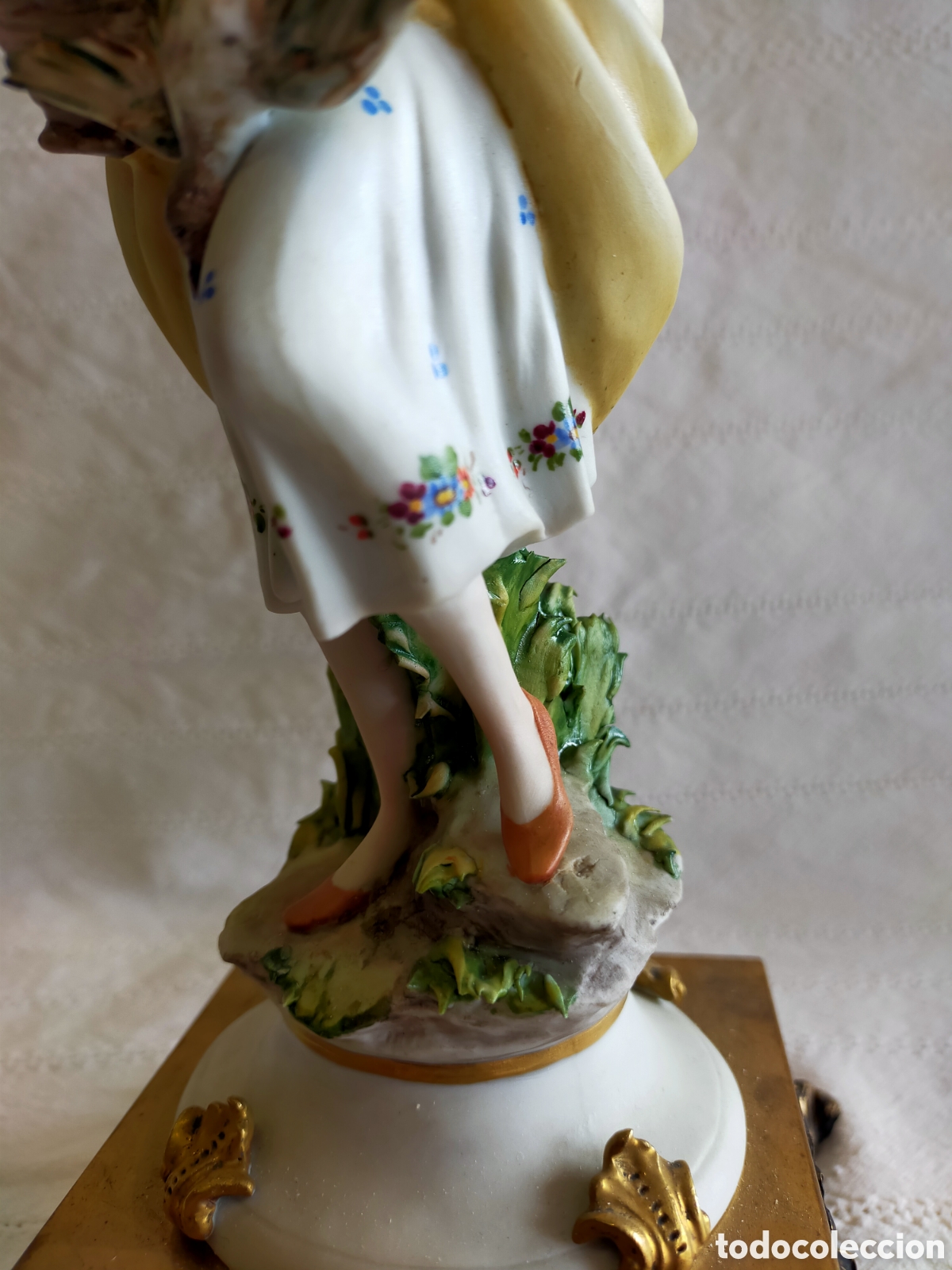 Antig&uuml;edades: Figura porcelana Capodimonte - Foto 4