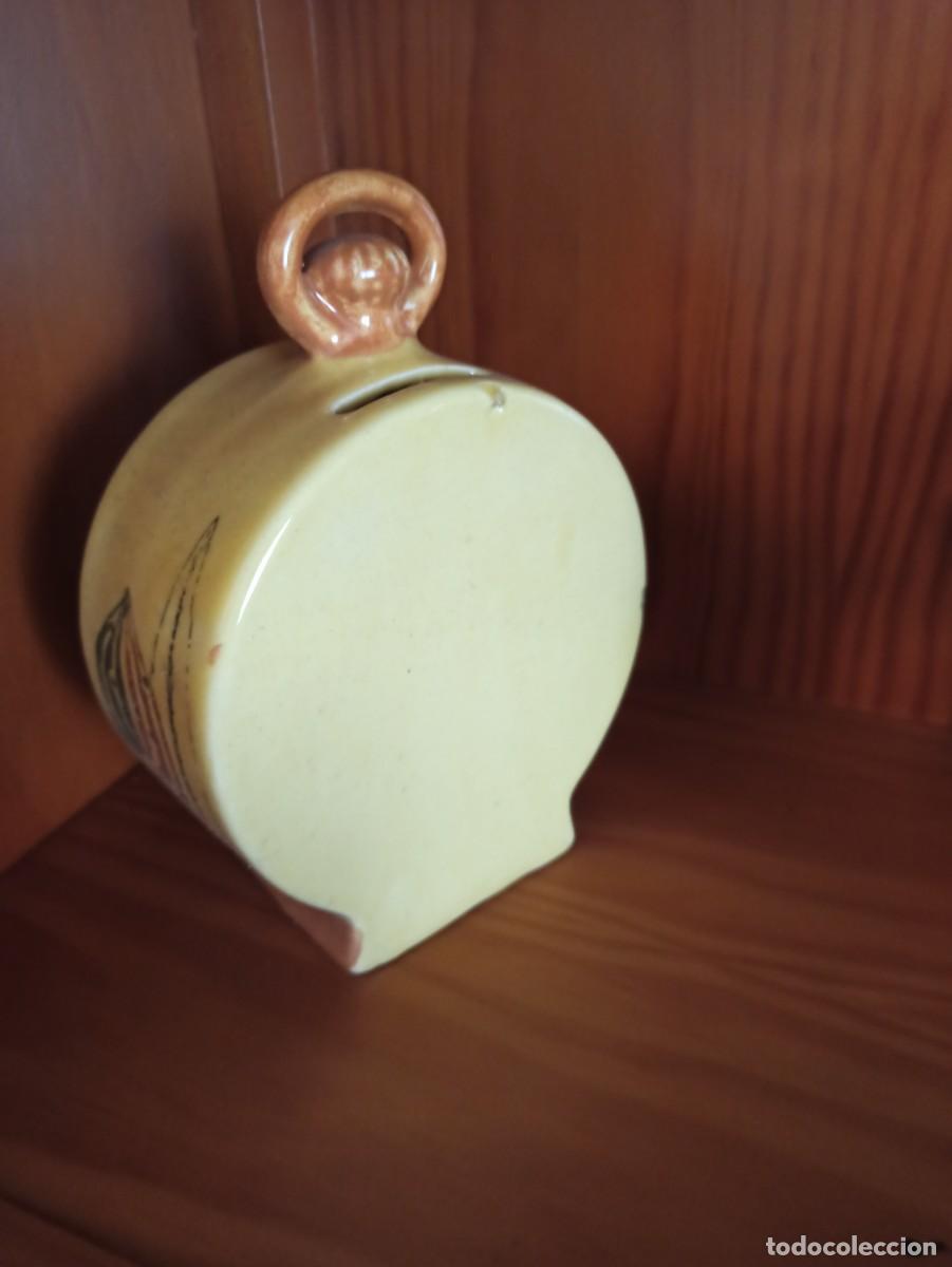 Antig&uuml;edades: Hucha de cer&aacute;mica. Hispania Manises. - Foto 2
