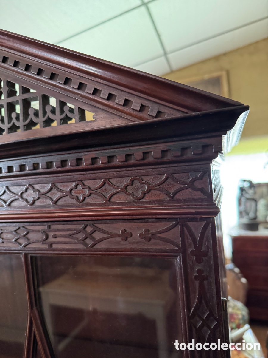 Antig&uuml;edades: Vitrina china en madera de caoba - Foto 2