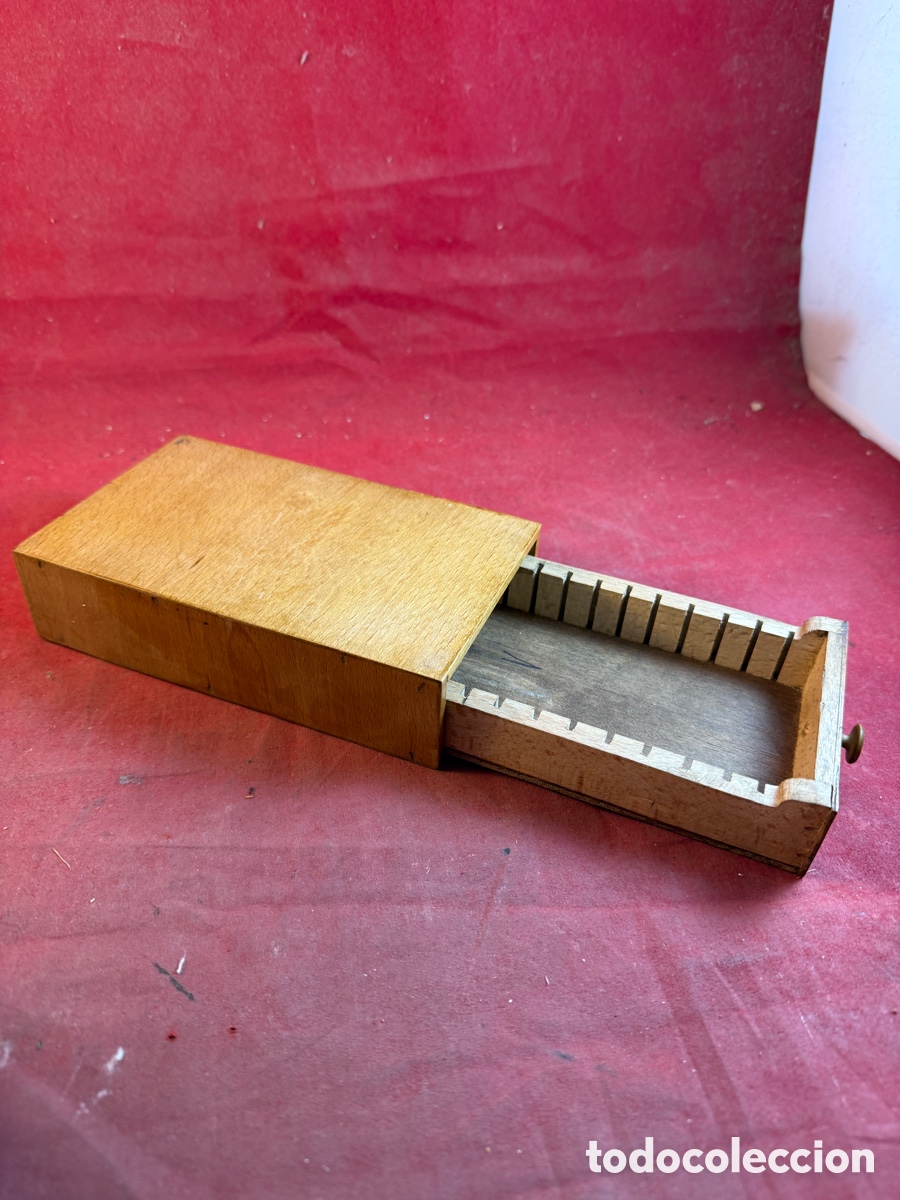 Antig&uuml;edades: Peque&ntilde;o archivador de madera - Foto 2