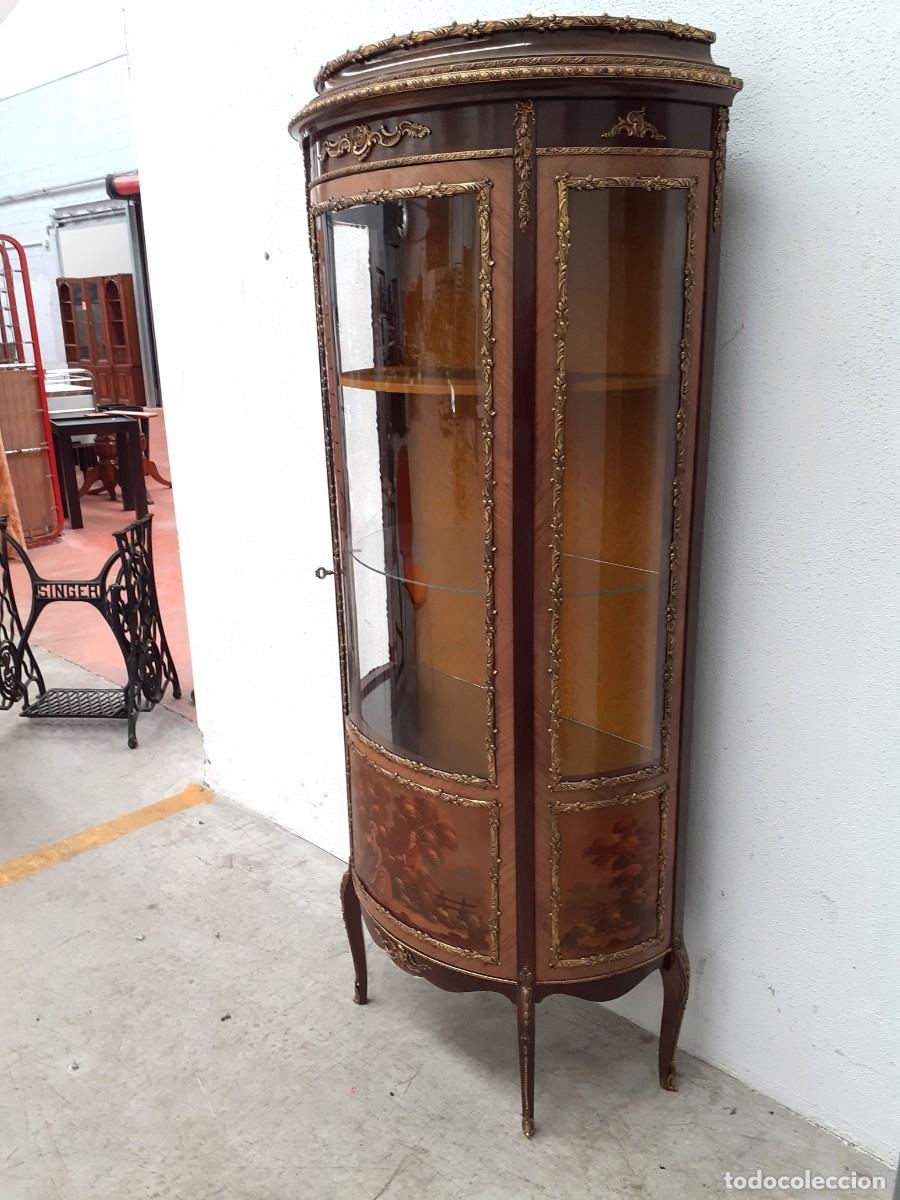 Antig&uuml;edades: Vitrina antigua estilo Luis XV - Foto 4