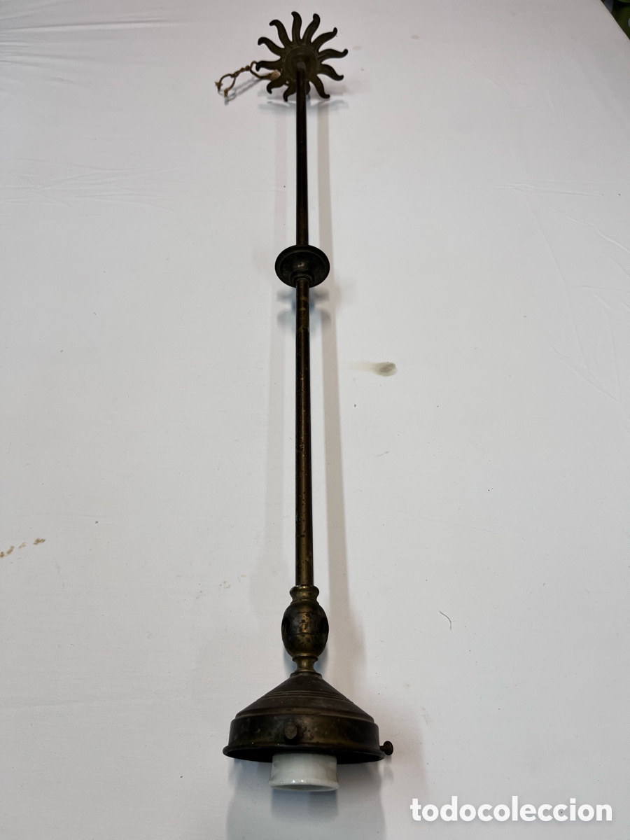 Antig&uuml;edades: Pie largo de l&aacute;mpara de techo en bronce. - Foto 1