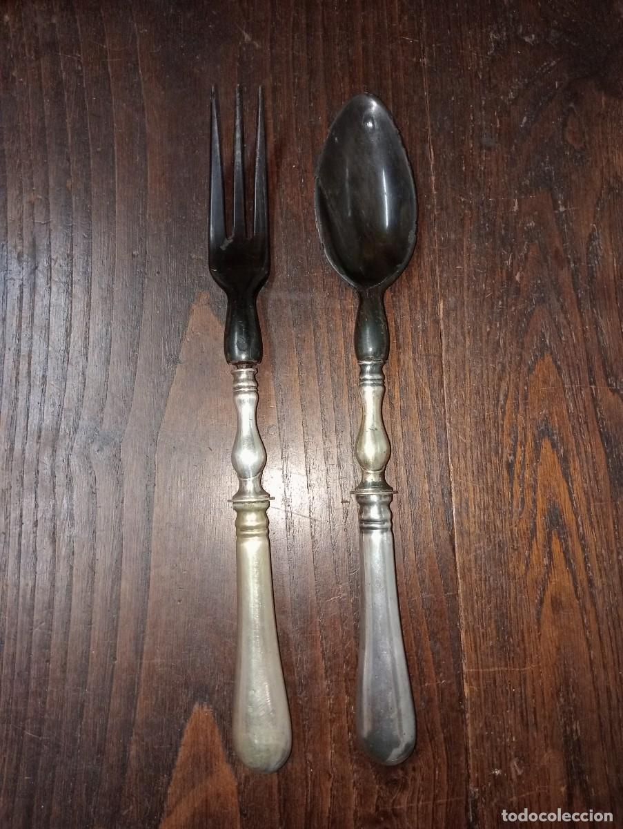 Antig&uuml;edades: Cubiertos de servir siglo XIX - Foto 1