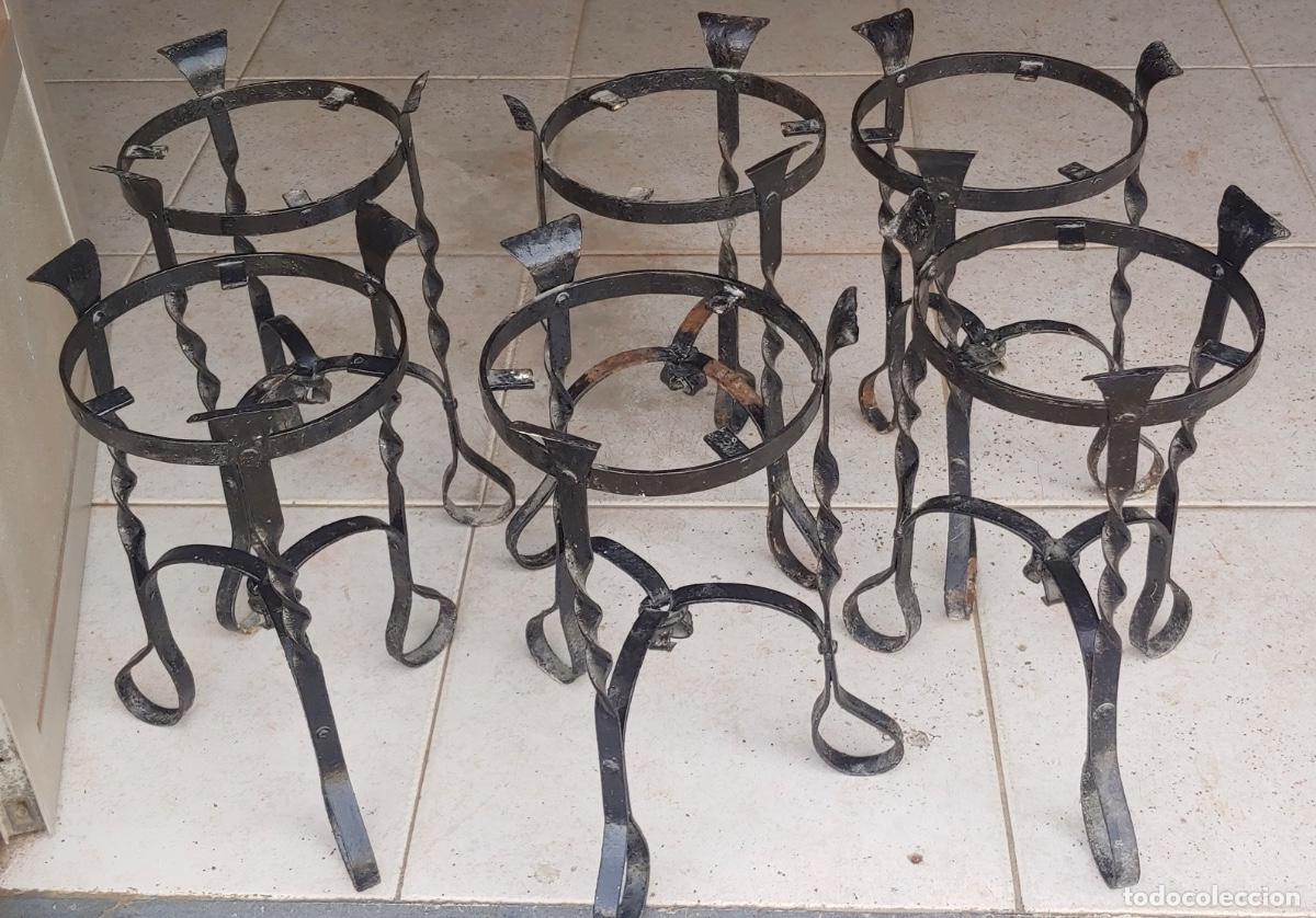 Antig&uuml;edades: Lote de 6 antiguos maceteros de forja - Foto 1