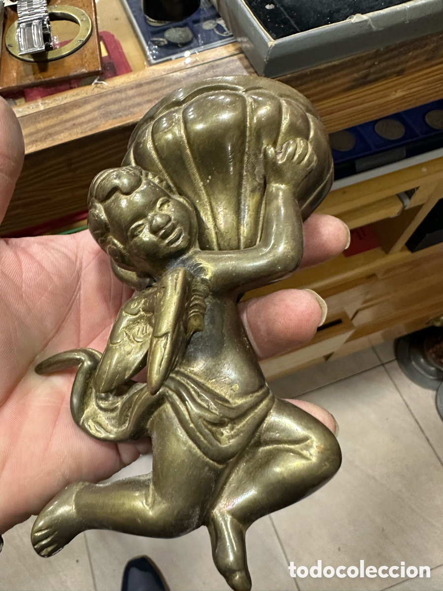 Antig&uuml;edades: Bonita benditera de bronce - Foto 2