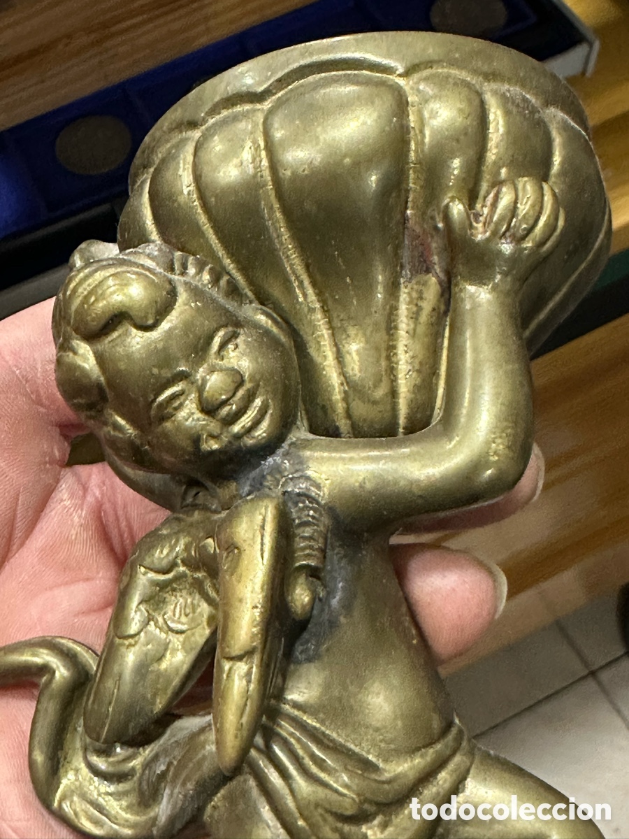 Antig&uuml;edades: Bonita benditera de bronce - Foto 2
