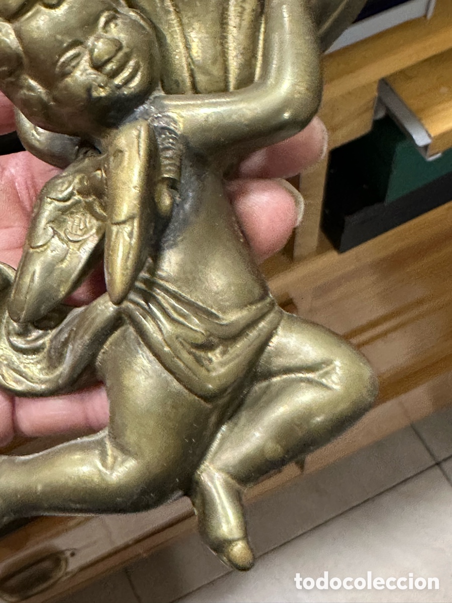 Antig&uuml;edades: Bonita benditera de bronce - Foto 4