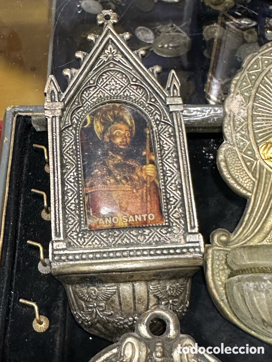 Antig&uuml;edades: Lote de benditeras distintos materiales - Foto 2