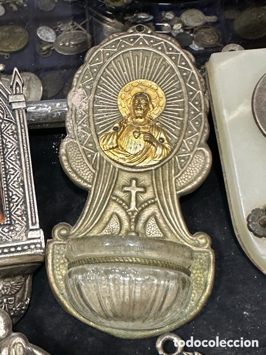 Antig&uuml;edades: Lote de benditeras distintos materiales - Foto 3
