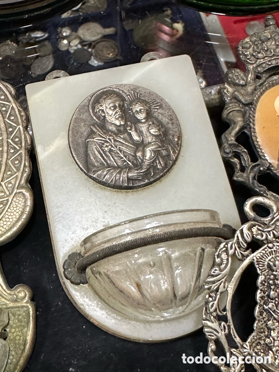 Antig&uuml;edades: Lote de benditeras distintos materiales - Foto 4