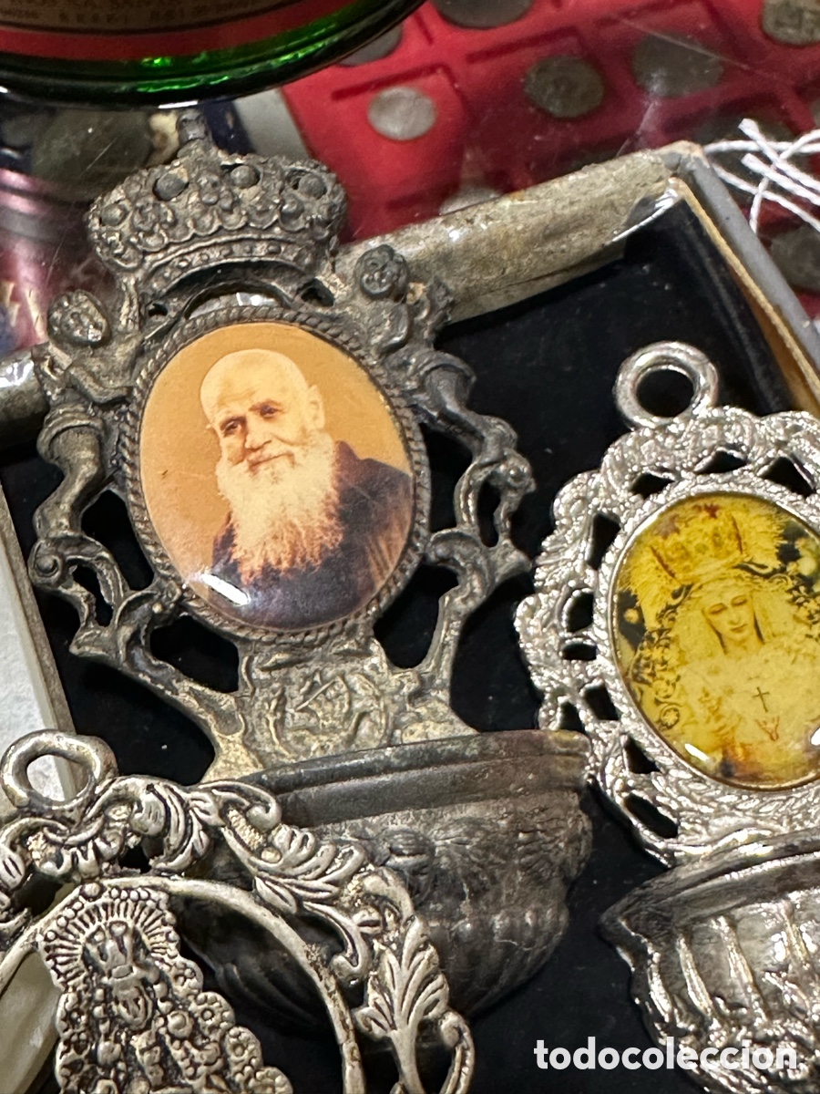 Antig&uuml;edades: Lote de benditeras distintos materiales - Foto 6