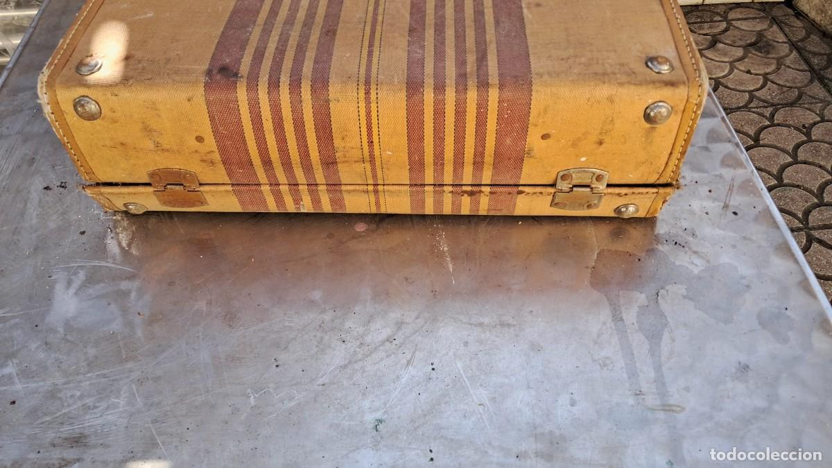 Antig&uuml;edades: DOS ANTIGUAS Y VIEJAS MALETAS - Foto 13