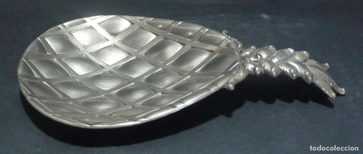 Antig&uuml;edades: PEQUE&Ntilde;A BANDEJA DE METAL - Foto 2