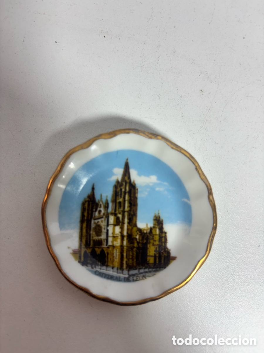 Antig&uuml;edades: Plato porcelana catedral de Le&oacute;n - Foto 1