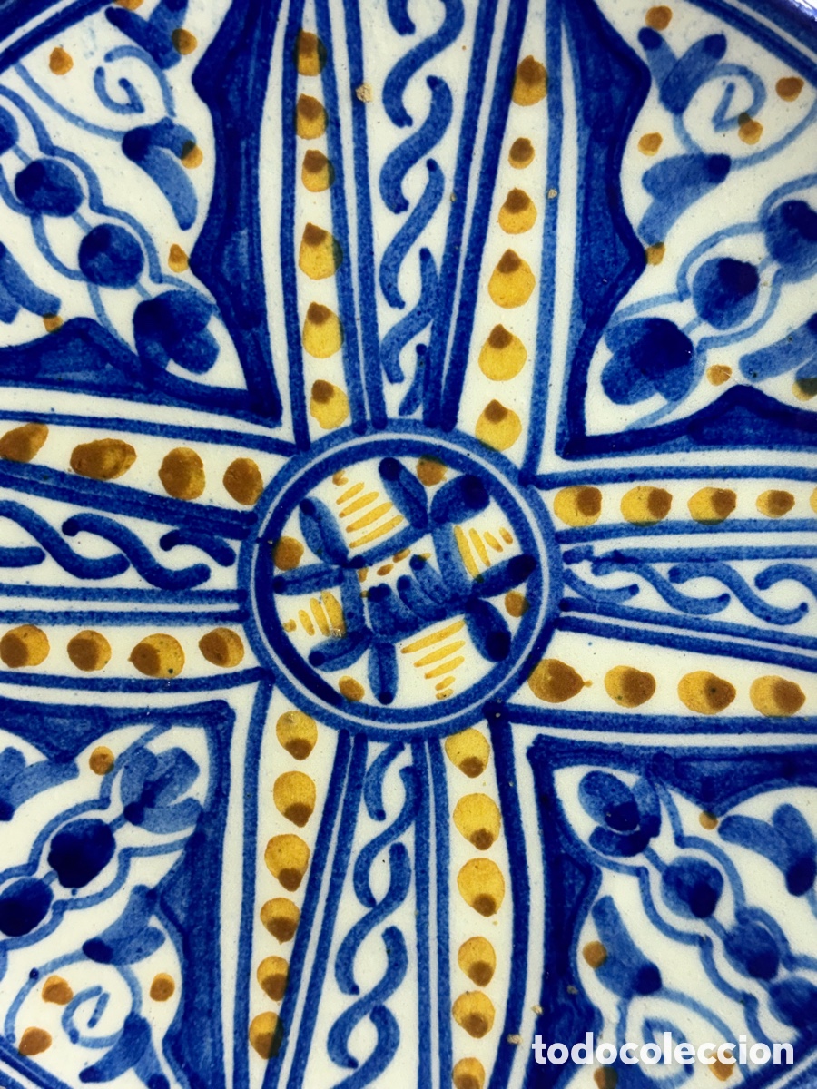 Antig&uuml;edades: Plato de cer&aacute;mica decorado - Foto 2