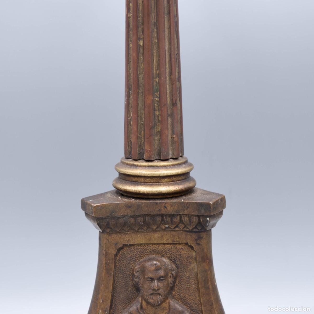 Antig&uuml;edades: Candelero bronce / lat&oacute;n - Religioso - Foto 7