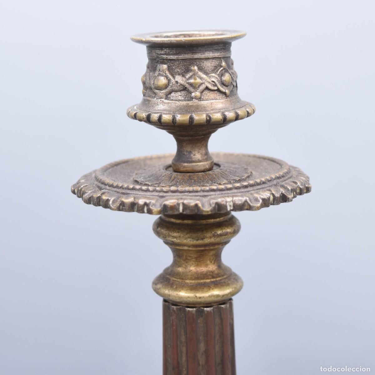 Antig&uuml;edades: Candelero bronce / lat&oacute;n - Religioso - Foto 8