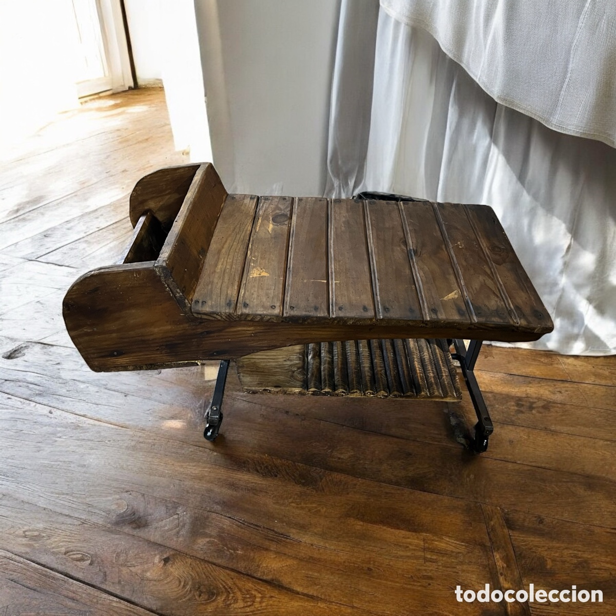 Antig&uuml;edades: Mesa de centro &ldquo;Lavandera&rdquo; - Foto 2