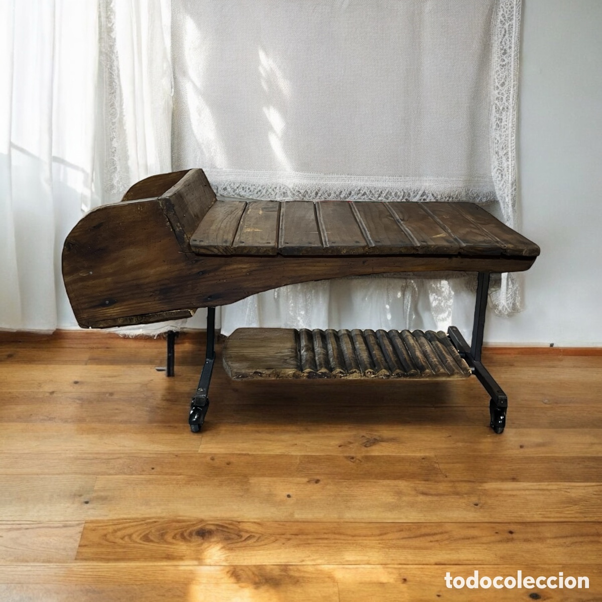Antig&uuml;edades: Mesa de centro &ldquo;Lavandera&rdquo; - Foto 3