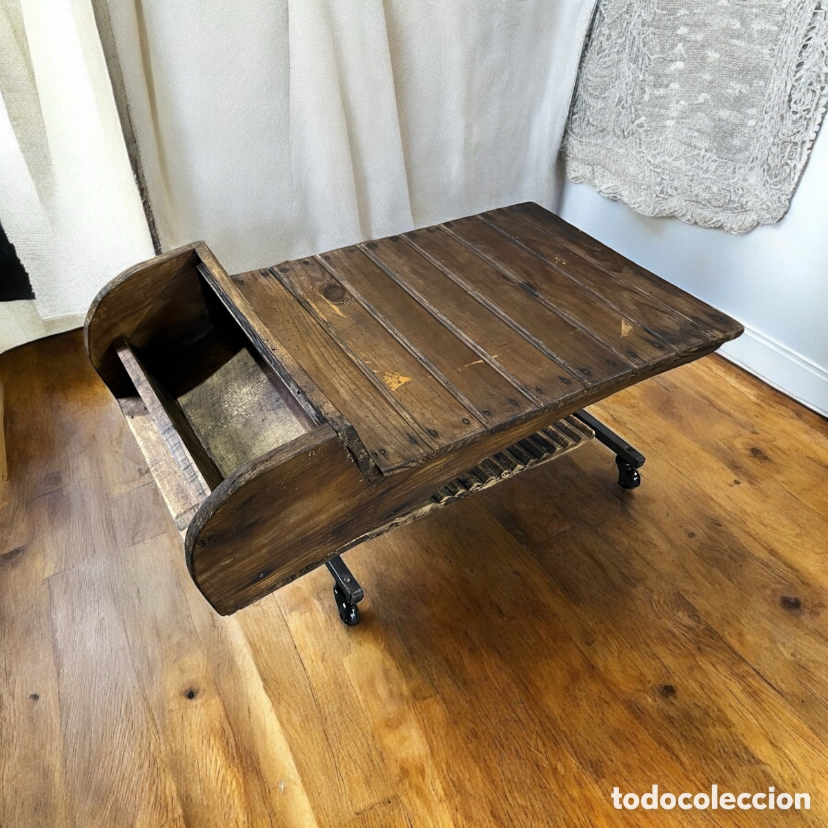 Antig&uuml;edades: Mesa de centro &ldquo;Lavandera&rdquo; - Foto 4