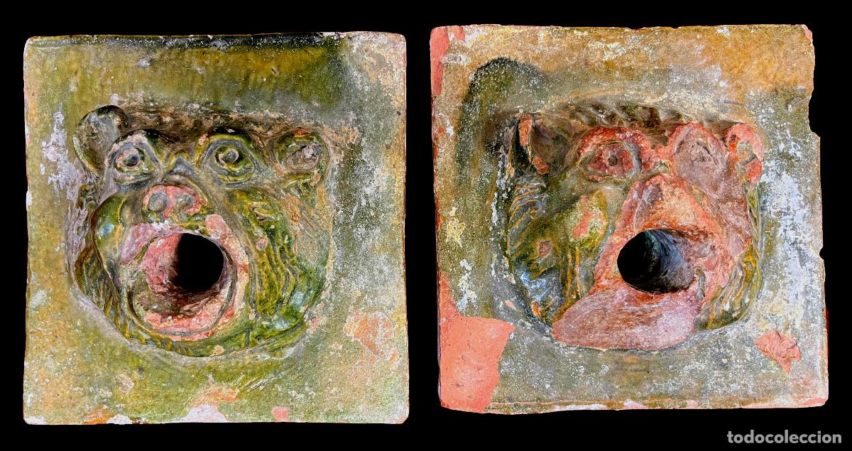 Antig&uuml;edades: PAREJA DE ANTIGUOS CA&Ntilde;OS PARA FUENTE MURAL. CABEZAS DE LE&Oacute;N. CER&Aacute;MICA ESMALTADA, ESPA&Ntilde;A.XVI-XVII