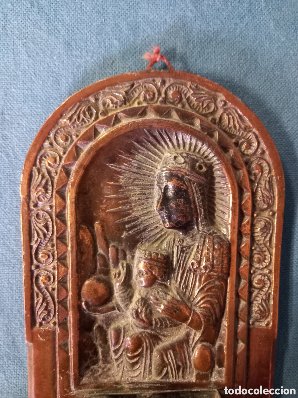 Antig&uuml;edades: Antigua benditera, de esta&ntilde;o con ba&ntilde;o de cobre. - Foto 2
